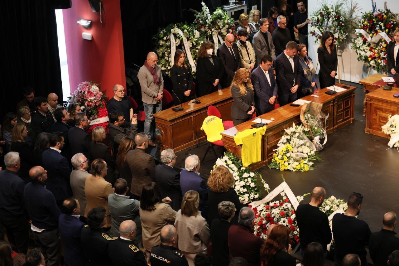 En Alcorcón, momento del pleno extraordinario celebrado para nombrar concejal honorario a Jesús Santos.