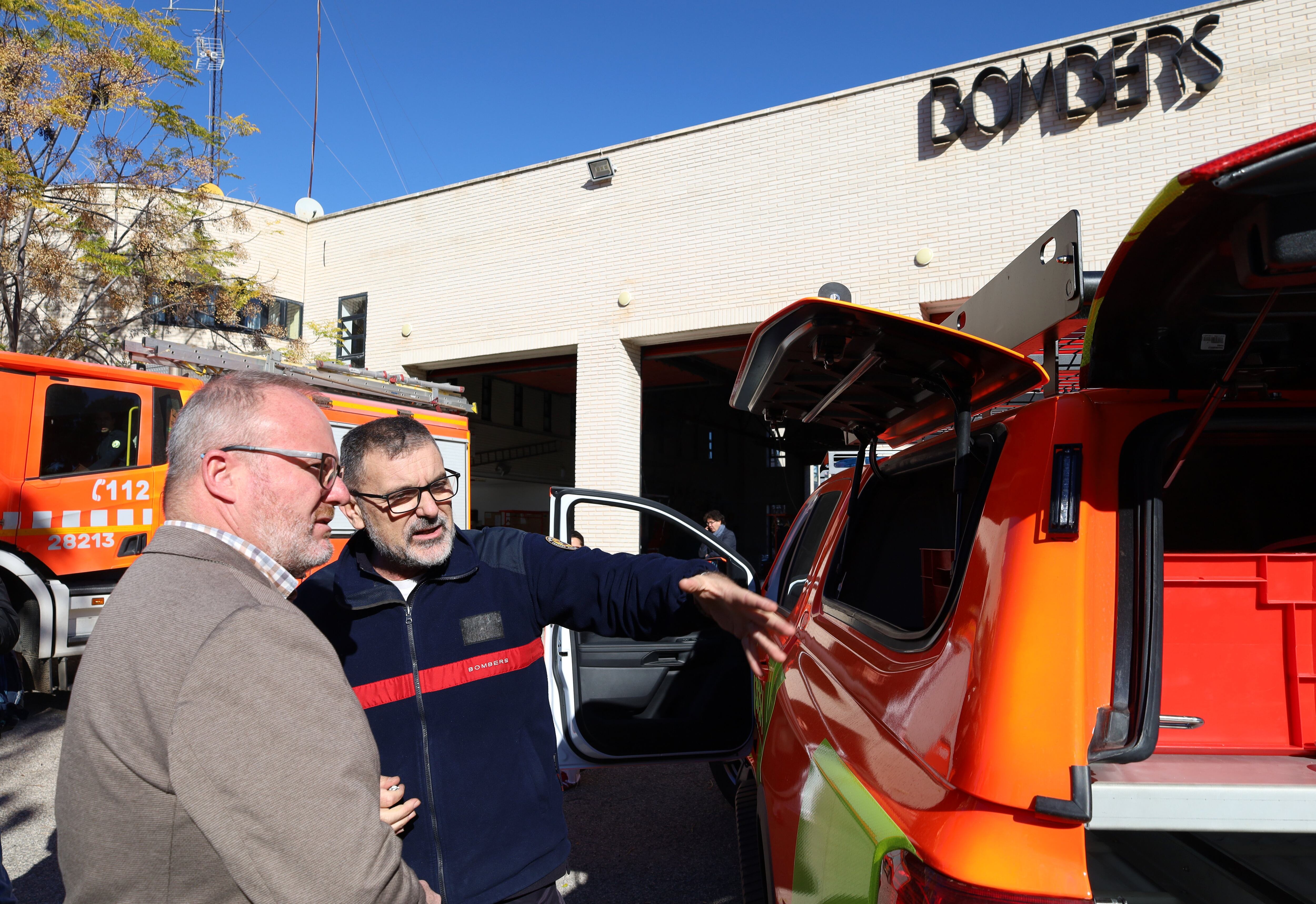 Nuevos coches para los bomberos voluntarios. Fuente: Diputació de València
