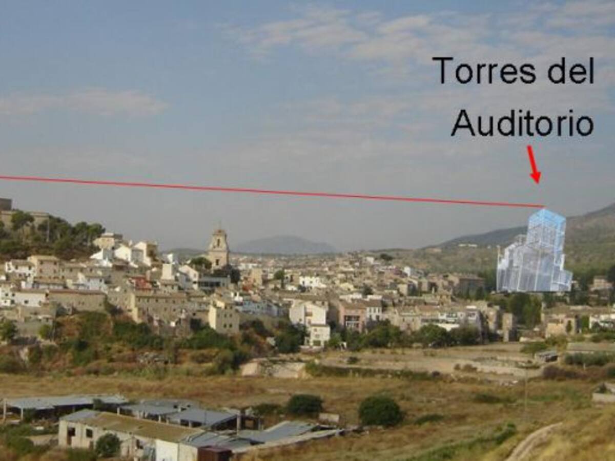 El Auditorio de Caravaca, ilegal