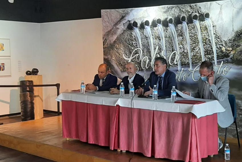 Momento de la mesa redonda, con técnicos de las diferentes administraciones