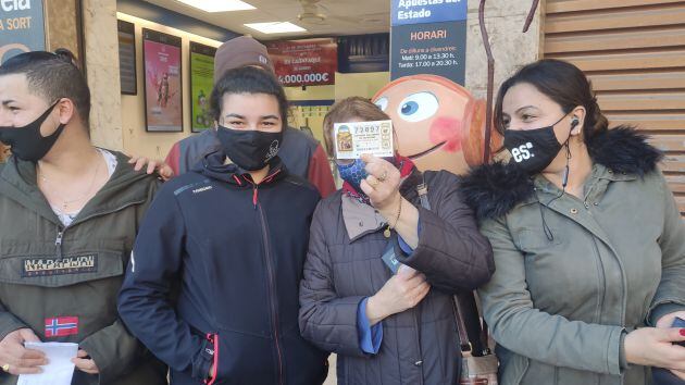 La Rhadia i la seva germana, amb el seu dècim del 72897.