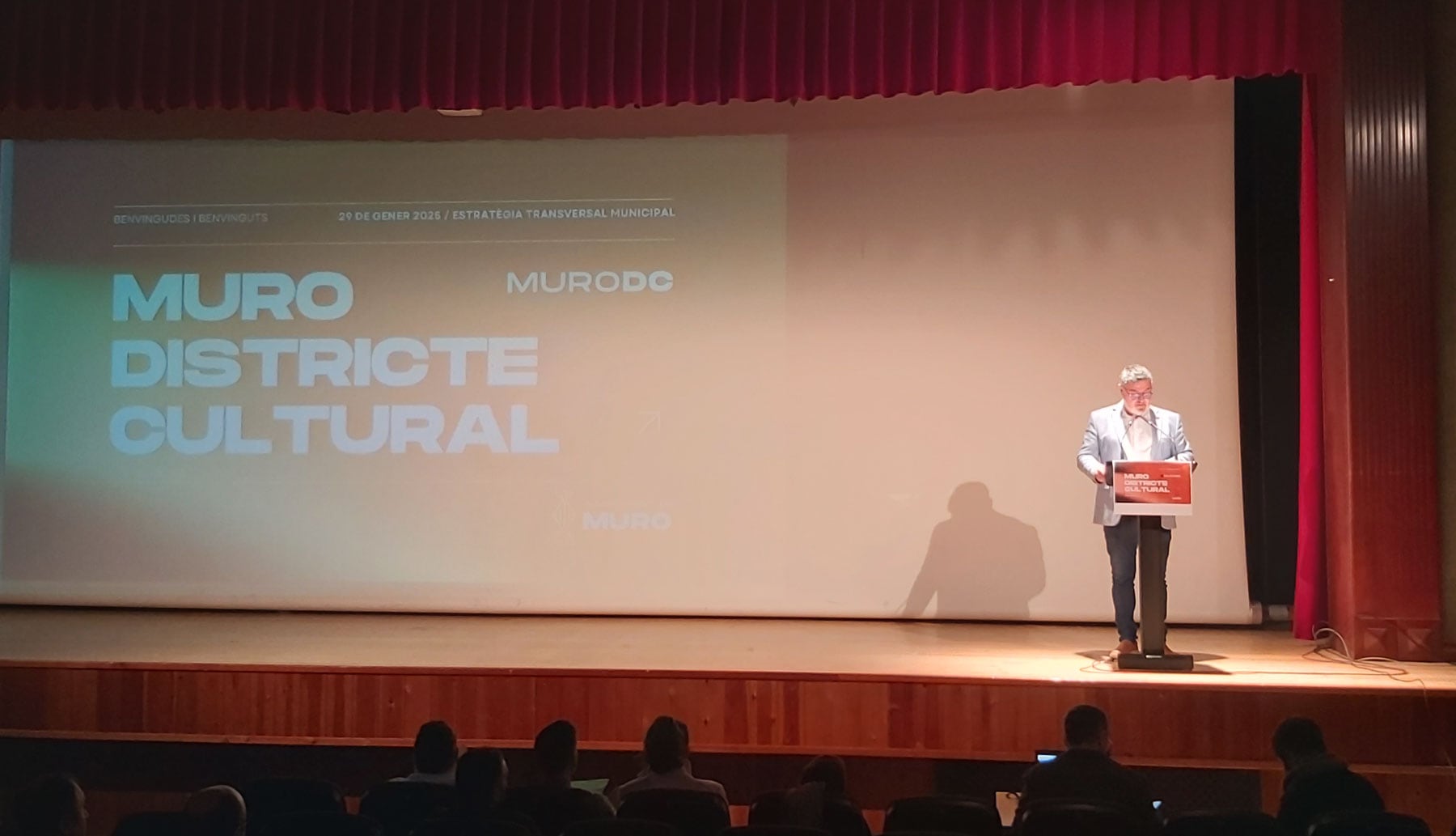 La presentación ha tenido lugar en el Centre Polivalent Cultural de Muro en un acto abierto al público