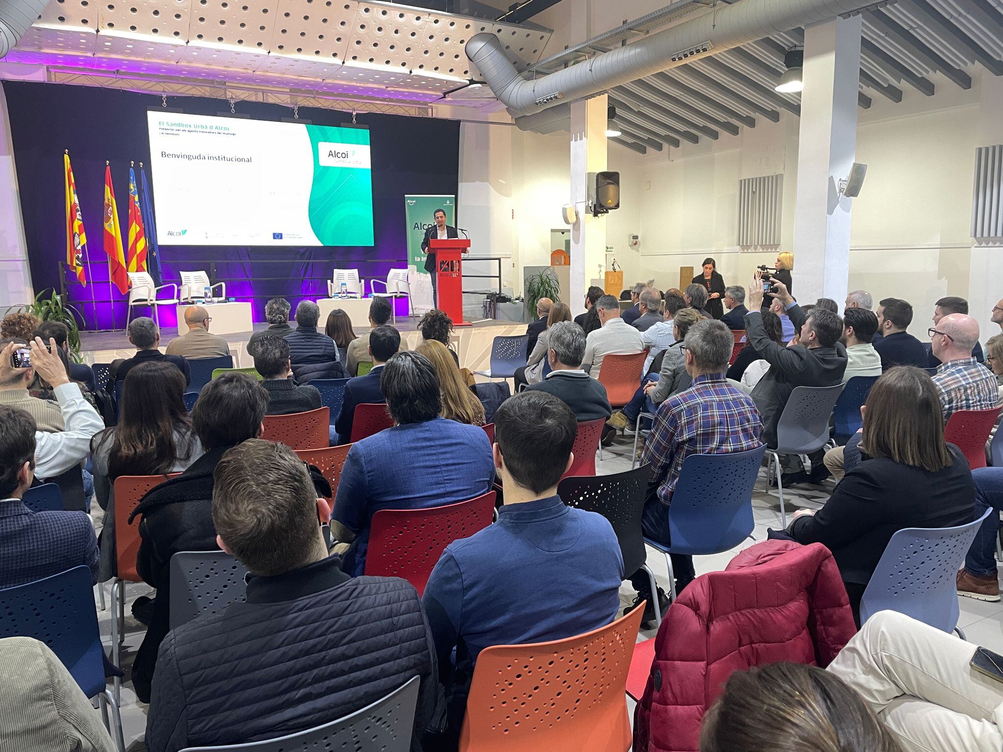 El alcalde de Alcoy en la inauguración de la jornada Sanbox de Alcoy