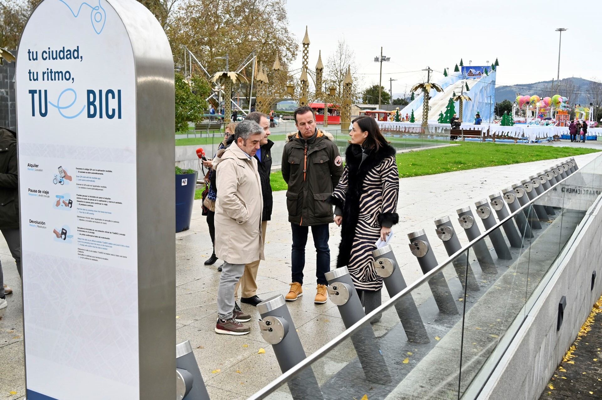 Gema Igual, con motivo del inicio del despliegue de las 26 estaciones de recogida y devolución de bicicletas eléctricas que ha arrancado en Alfonso XIII.