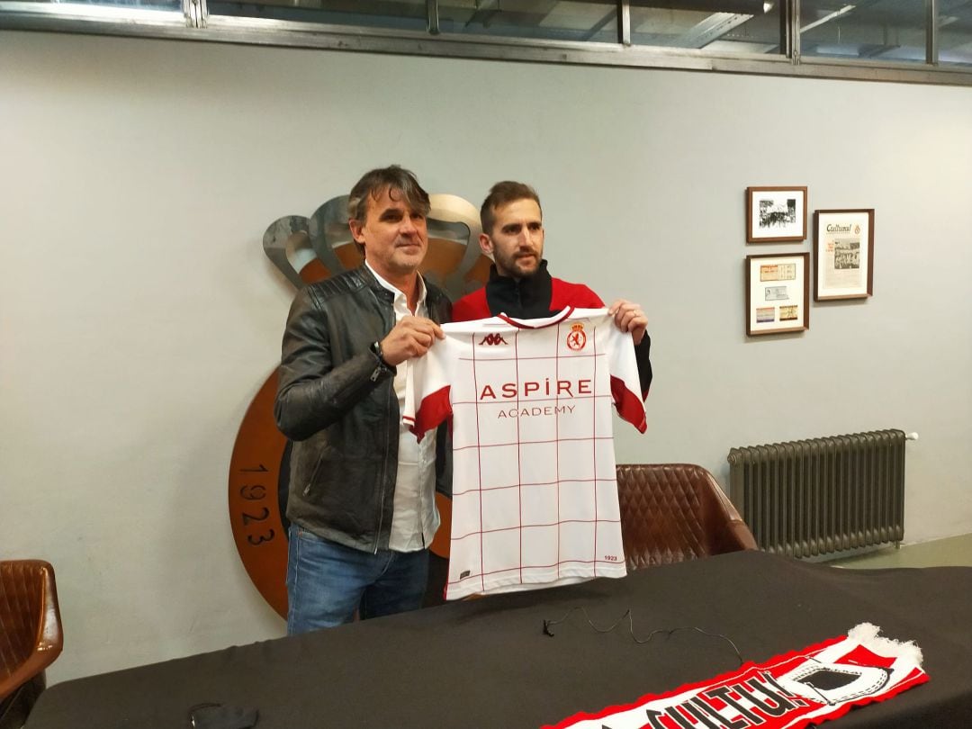 Benito, junto a Pozo, en su presentación como jugador culturalista