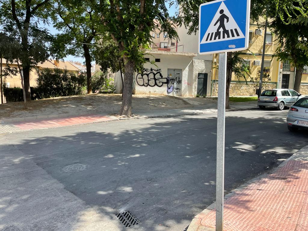 Uno de los pasos de cebra prácticamente borrados en la calle Sagrado Corazón de Jesús.