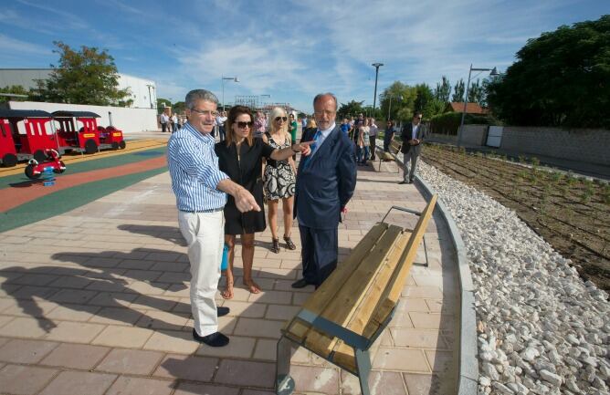 Visita del alcalde de Valladolid y el concejal Manuel Sánchez a las obras de urbanización de la superficie que queda libre por el túnel del Pinar de Antequera