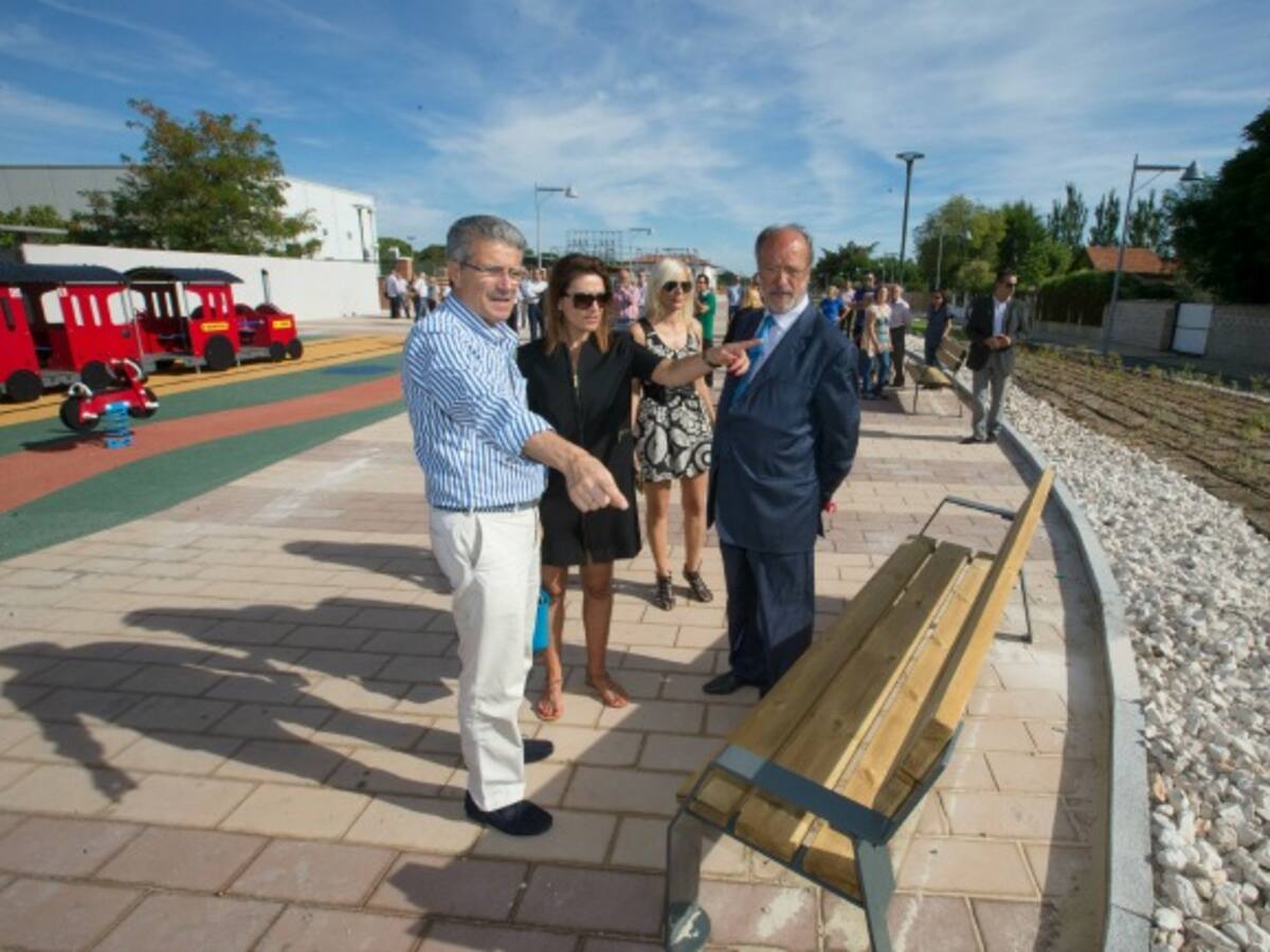 El alcalde exhibe las obras del túnel del Pinar mientras sigue pendiente el soterramiento y los problemas de Pilarica