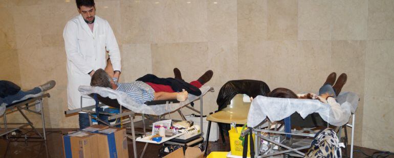 La Hermandad de Donantes de Sangre de Toledo demanda sangre para cuatro de los ocho grupos sanguíneos de manera urgente