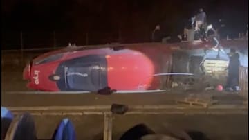 Qué se sabe del accidente de dos trenes de alta velocidad en Adamuz: una vía renovada y un descarrilamiento en un punto de adelantamiento