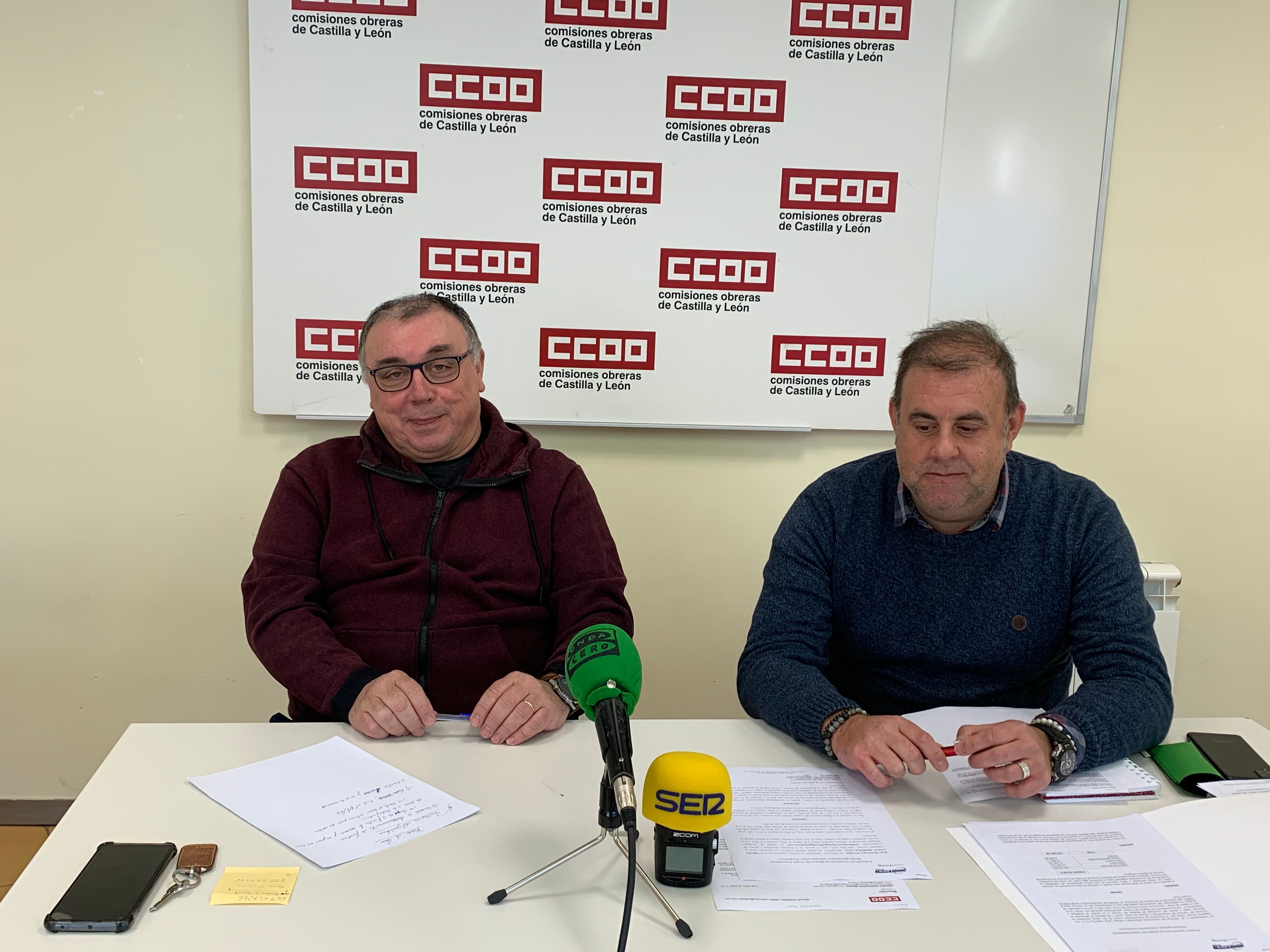 Isidoro Hernández y Óscar Ferrero (CCOO) denuncian la falta de contrato con Lince