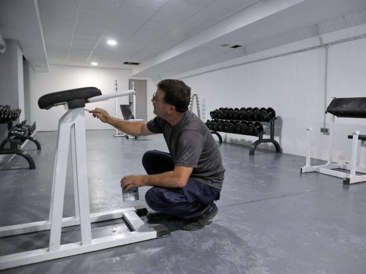 Continúan los trabajos de mejora en el gimnasio de 'José Laguillo'