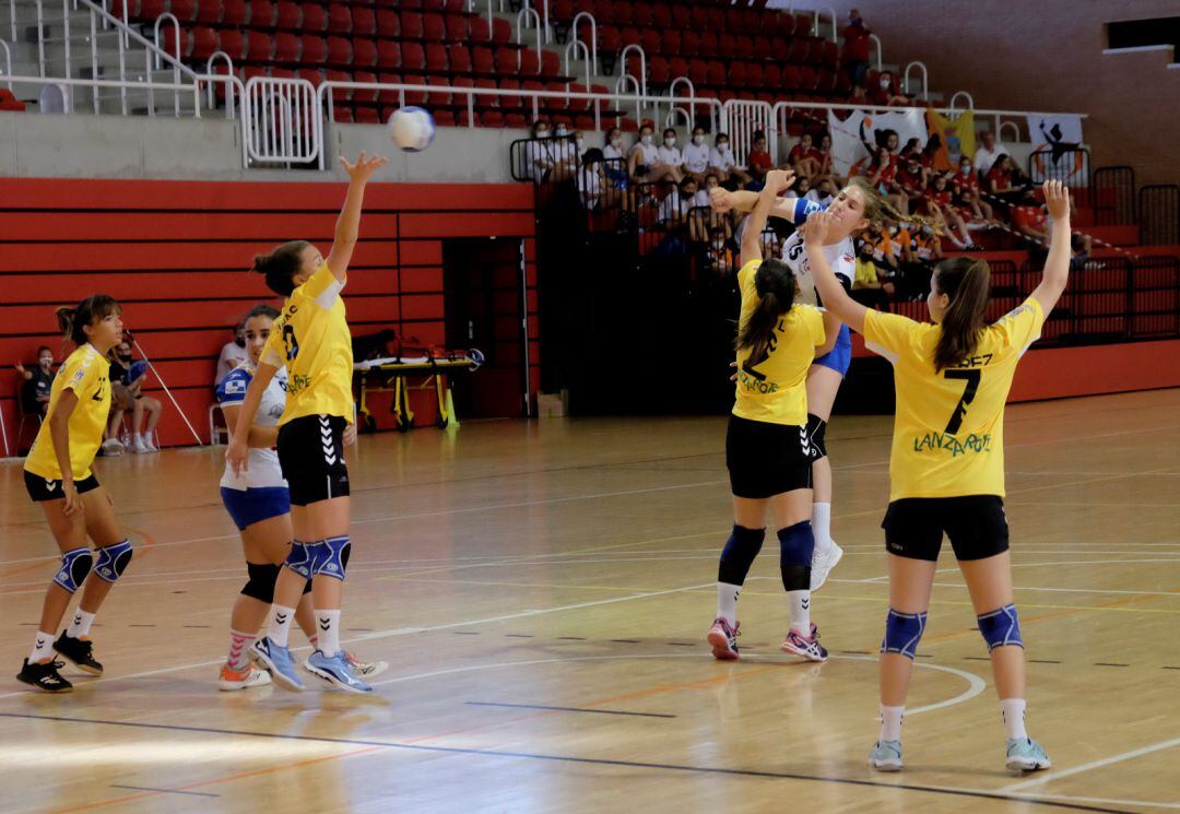 Las infantiles del Elda Prestigio fueron superiores a las canarias 