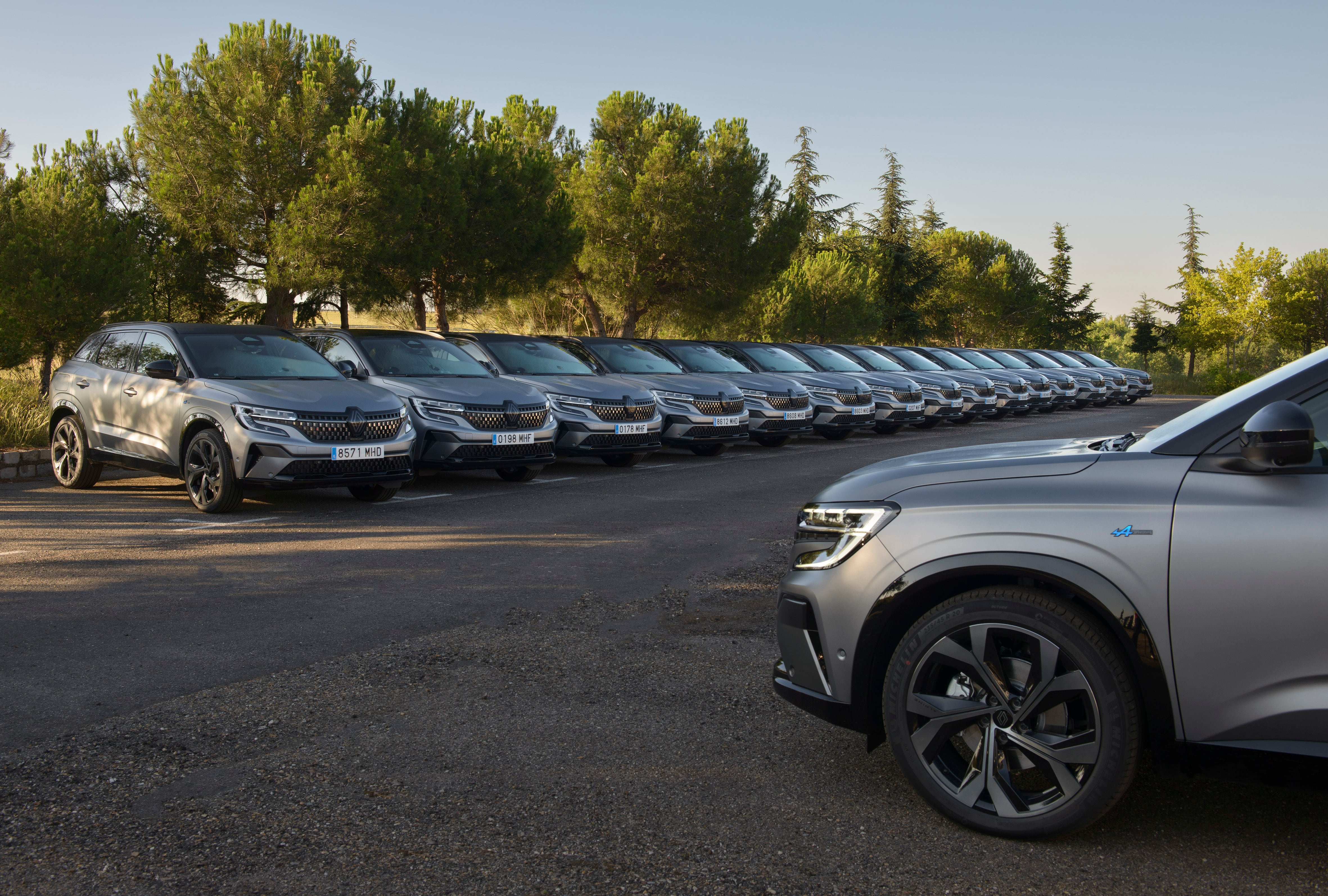 La marca Renault ha hecho entrega de una flota de 80 unidades del Austral