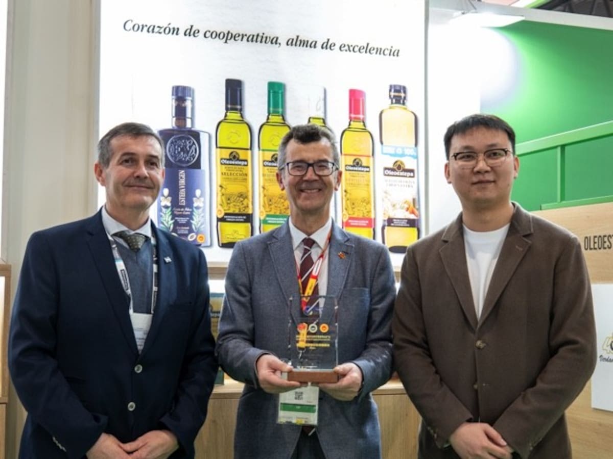 La D.O.P. Estepa recibe el prestigioso Galardón de Oro de la CIPE China en Alimentaria Barcelona