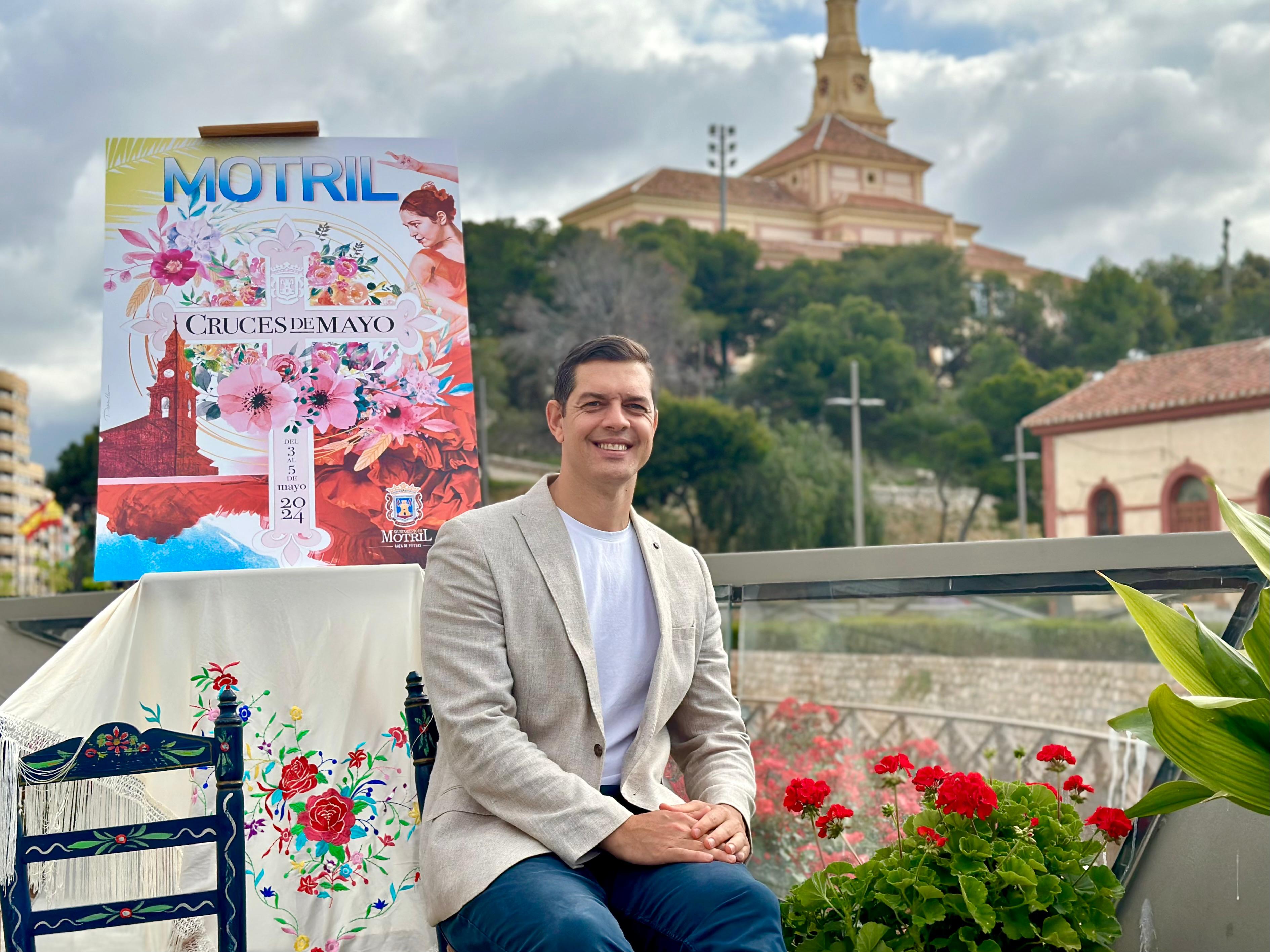 El concejal de fiestas de Motril, Gerardo Romano, presenta la programación del día de la Cruz