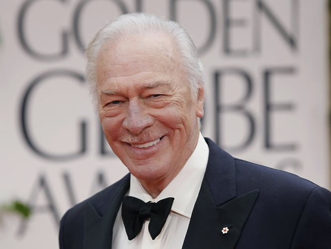 El actor Christopher Plummer, en la alfombra roja de los Globos de Oro 2012