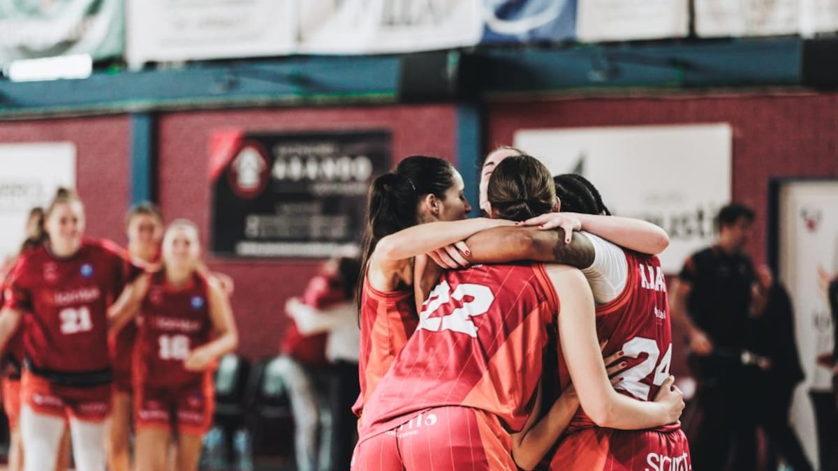 Itziar Ariztimuño vuelve a Maloste con la camiseta de IDK, homenaje incluido: "Ahora mismo, a 2026 le pido la clasificación para la Copa de la Reina"