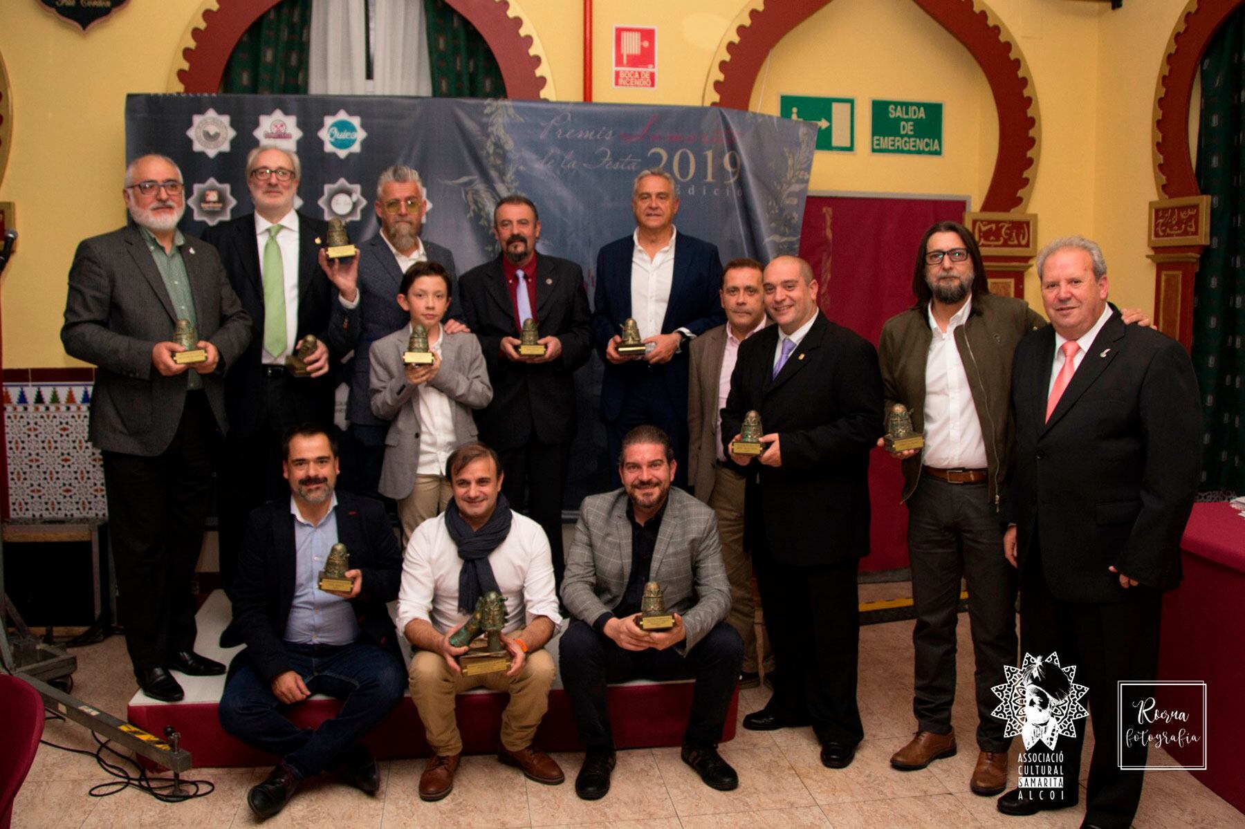 Imagen de grupo de los ganadores de la pasada edición