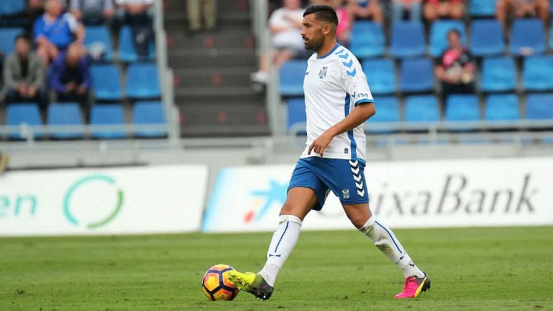 Alberto Jiménez, durante un partido con el Tenerife.