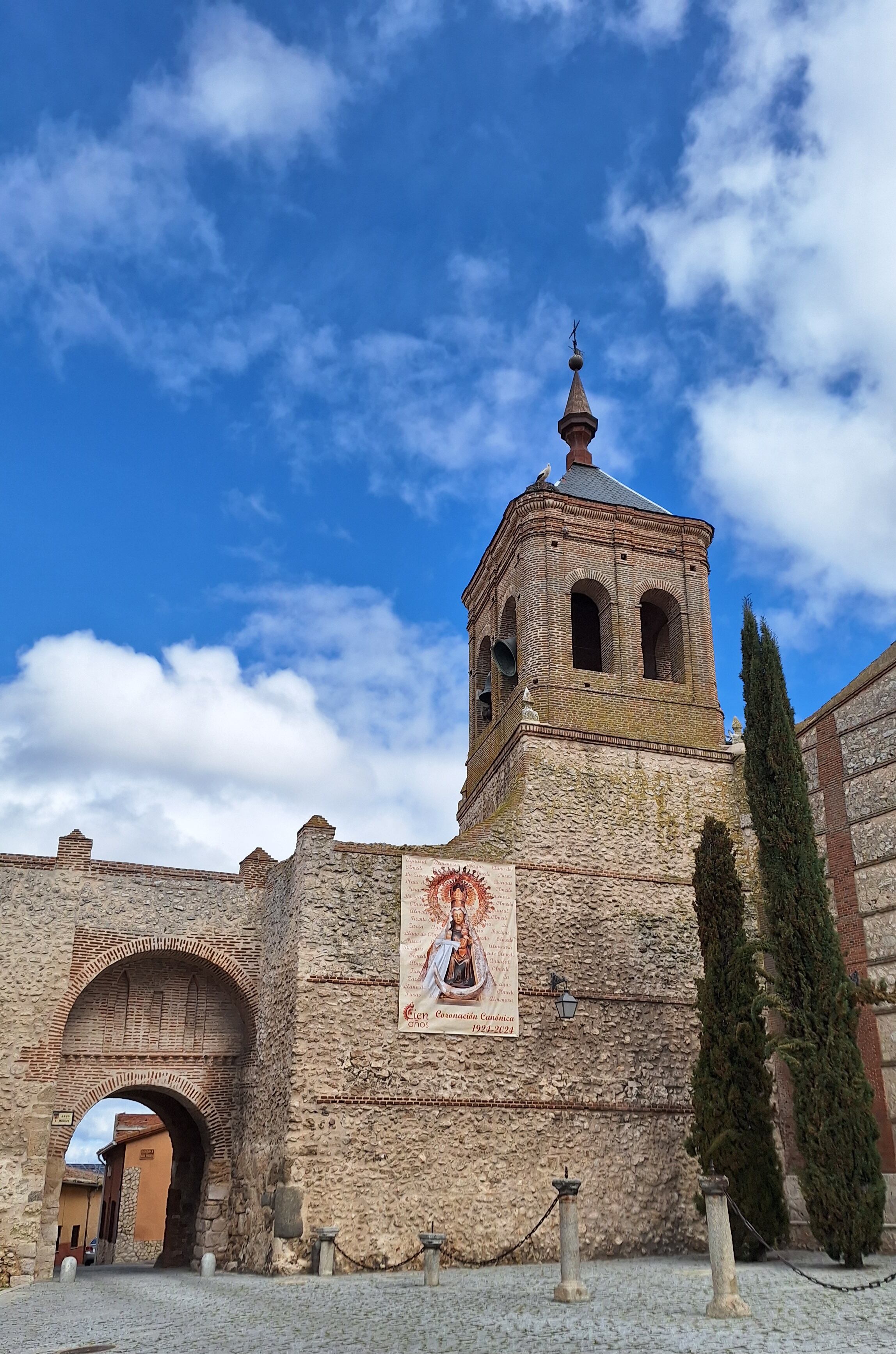 Iglesia de San Miguel y Cripta de la Virgen  de la Soterraña Olmedo | Roberto Antonio