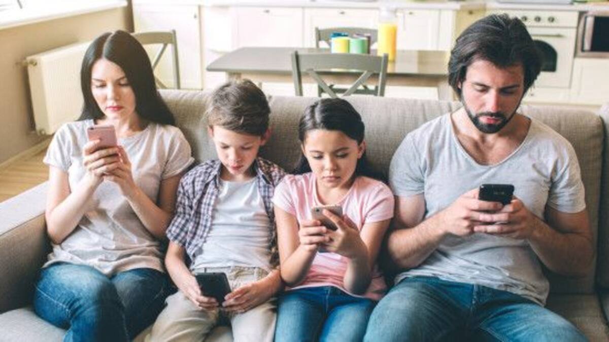 Siete días sin móviles: el reto al que se enfrentan padres, madres y personal de la ikastola Axular