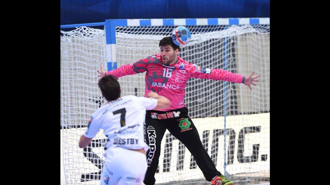 Dino Slavic es duda para el partido contra el Guadalajara 