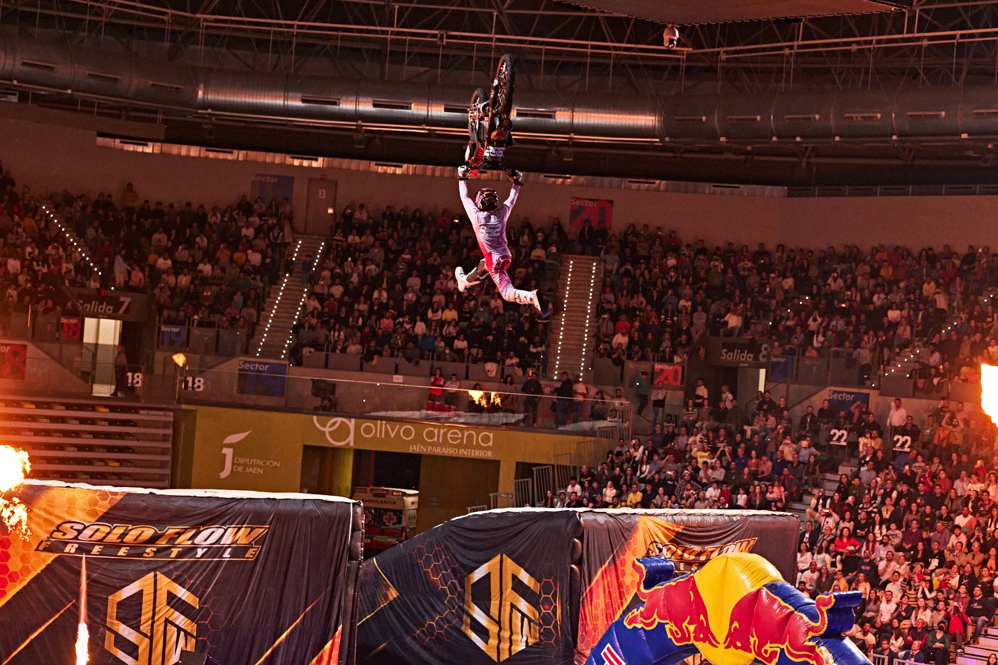 Soloflow Freestyle de la leyenda Edgar Torronteras en el Olivo Arena de Jaén.