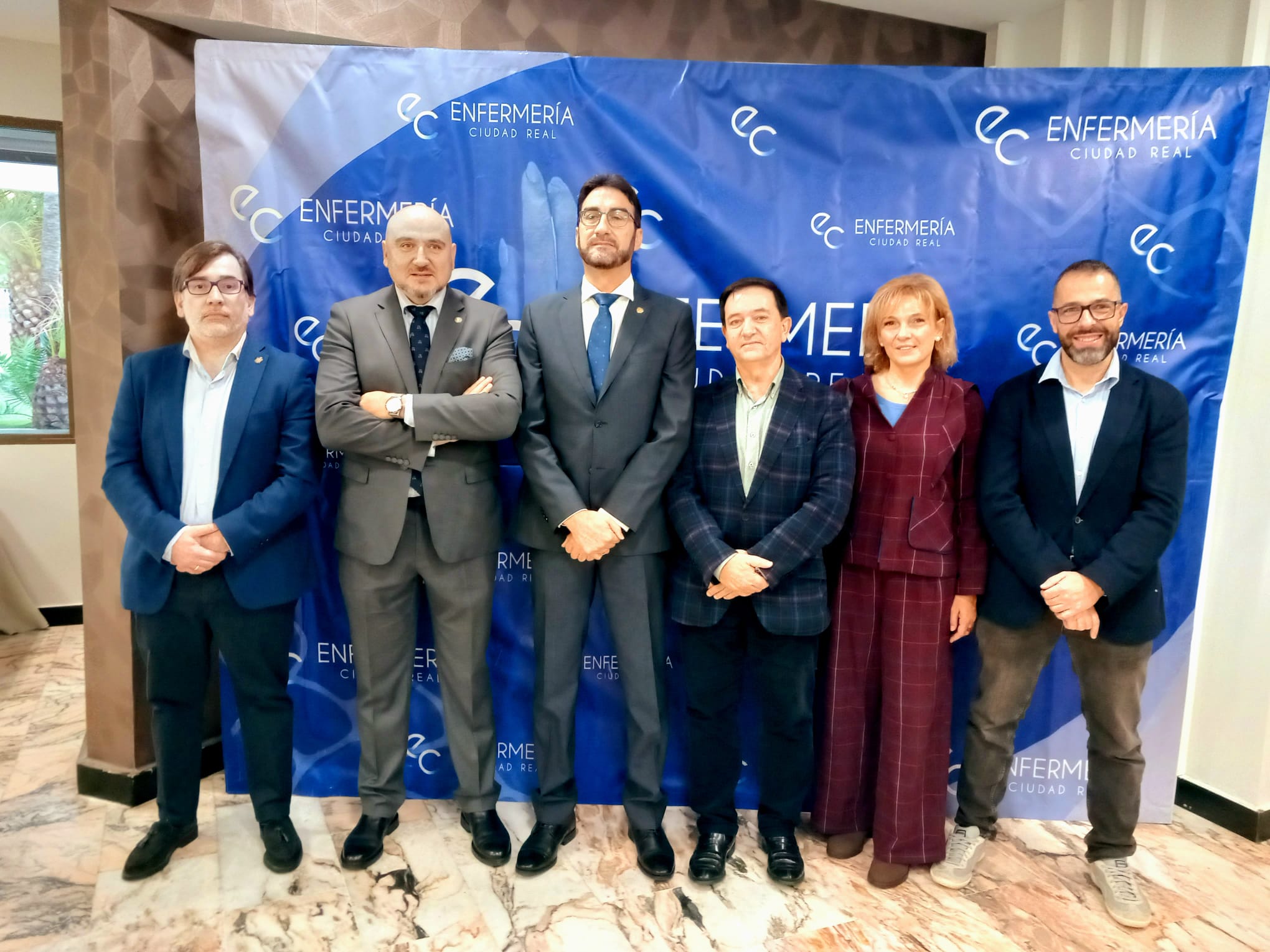 Pablo Madrid, presidente del Colegio de Enfermería, junto al delegado de Sanidad, Francisco José García y otras autoridades