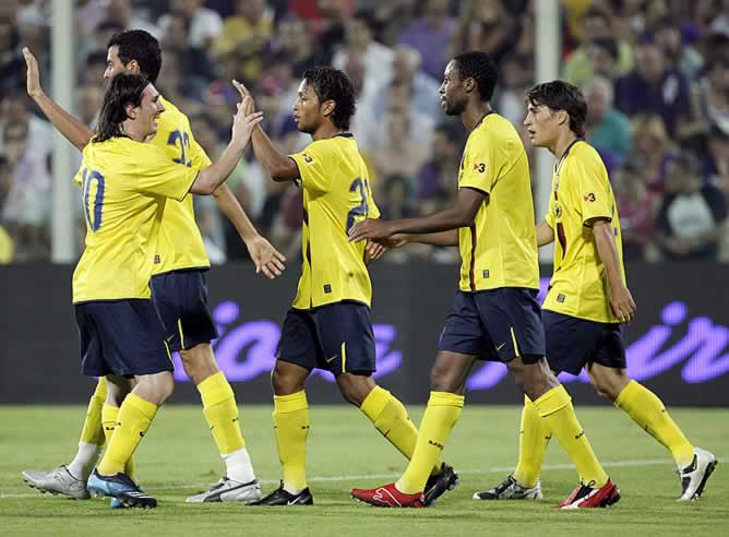 Los jugadores del Barça celebran un gol ante la Fiorentina