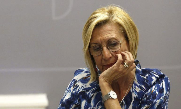 La líder de UPyD, Rosa Díez, junto al diputado nacional, Carlos Martínez Gorriarán, durante la reunión del Consejo de Dirección de UPyD celebrada esta tarde, para analizar los resultados de las elecciones autonómicas y locales.