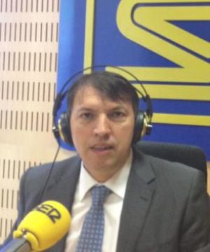 Joaquim Bosch en los estudios de Radio Valencia