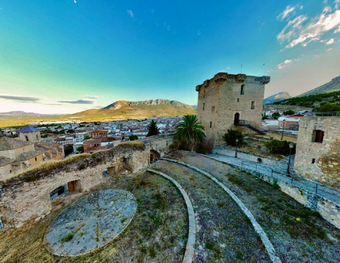 Plaza de Armas del Castillo de Jódar, donde se desarrollarán las actividades de la Ruta de los Castillos y las Batallas