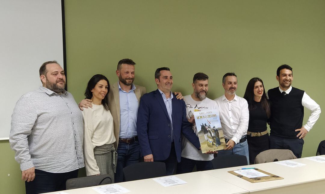 Presentación del cartel del Mig Any de Moros y Cristianos de Dénia 2020, obra de Óscar Llamas.