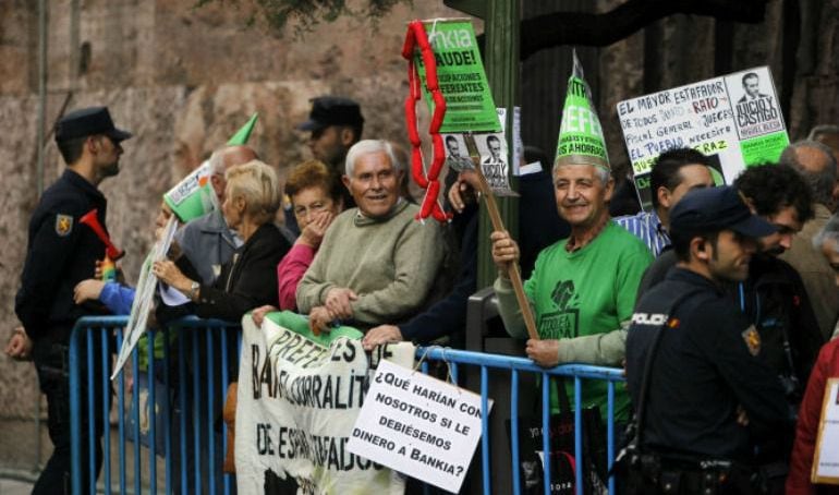 Preferentistas manifestándose frente a la Audiencia Nacional en una imagen de archivo