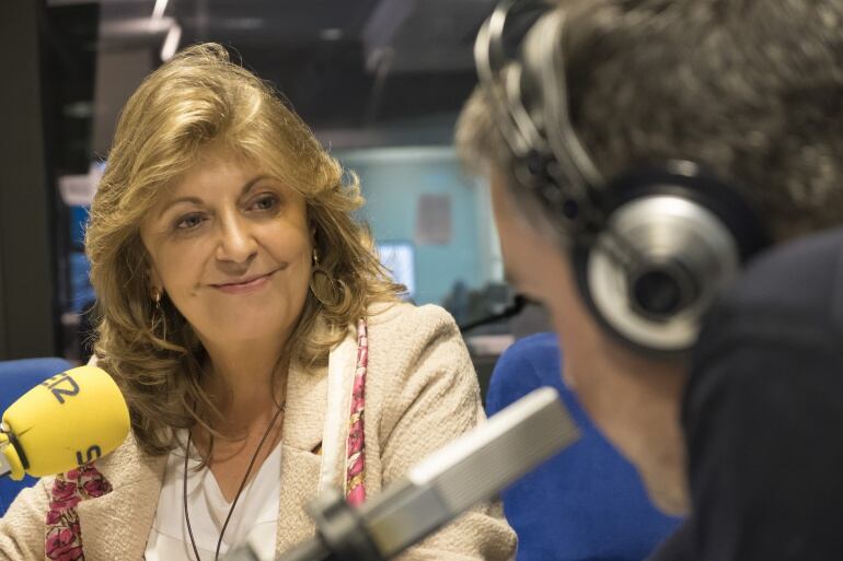 Engracia Hidalgo durante una entrevista con Javier Casal en La Ventana de Madrid