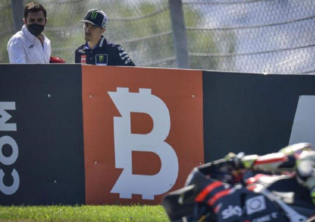 Viñales va veure l'última cursa des de l'altre costat de la barrera, sancionat per Yamaha.