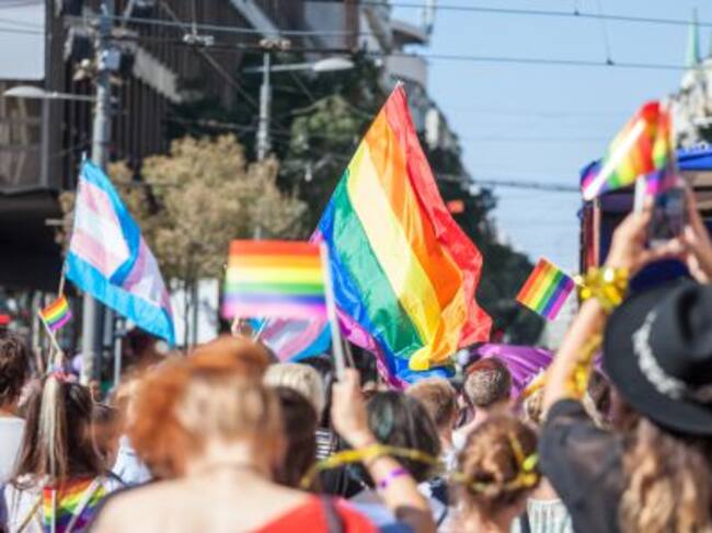 Banderas LBTBI+ durante el Día del Orgullo Gay