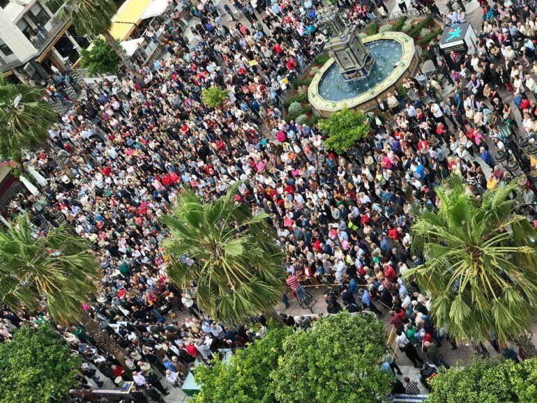 Imagen tomada por el fotógrafo algecireño Daniel Gil, desde la torre de la Iglesia de la Palma, durante la concentración "Por tu seguridad... Por la de todos.