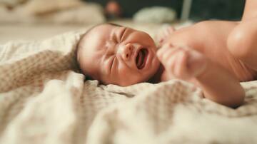 Aparece una bebé en el baño de un supermercado de Castellón