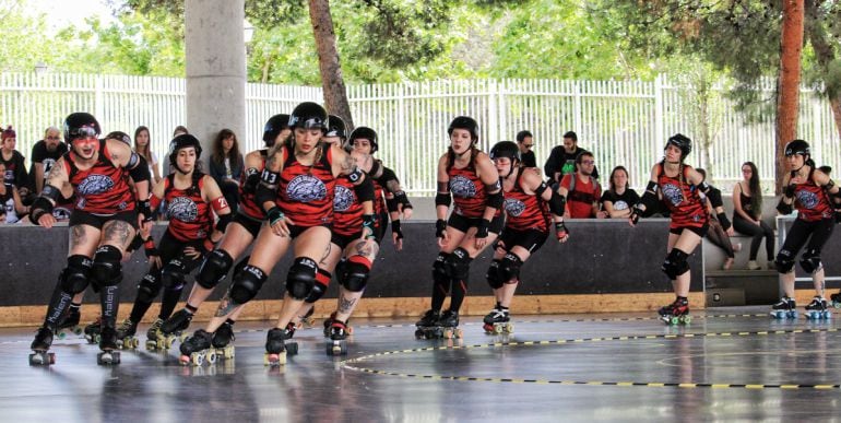 Instante del juego de Roller Derby Madrid. 