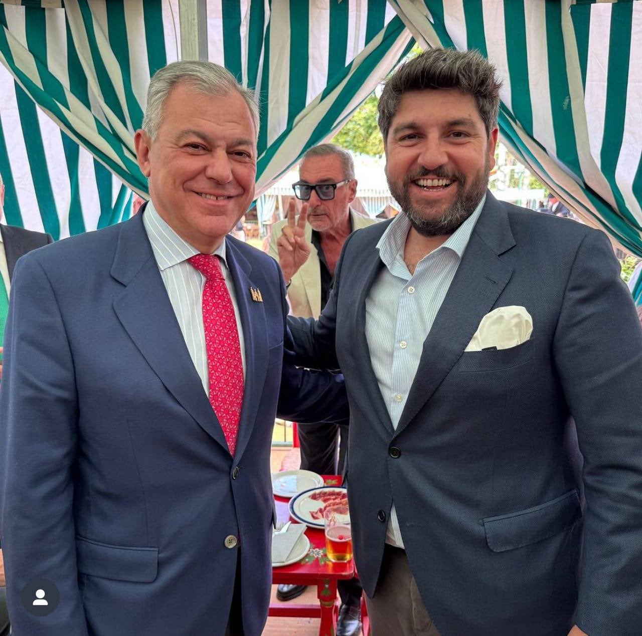 El alcalde de Sevilla, José Luis Sanz y el presidente López Miras