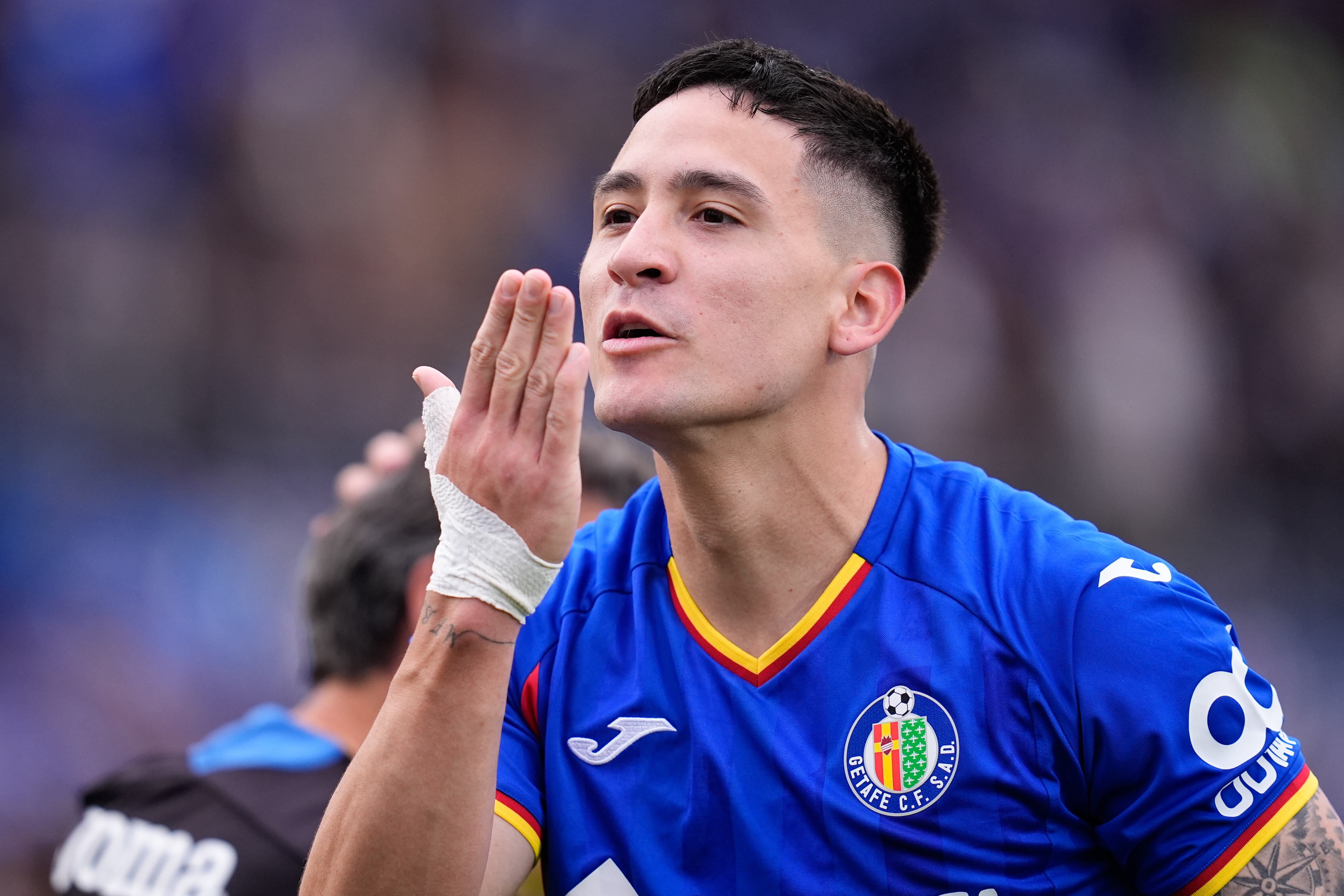 Martín Satriano celebra un gol con el Getafe CF