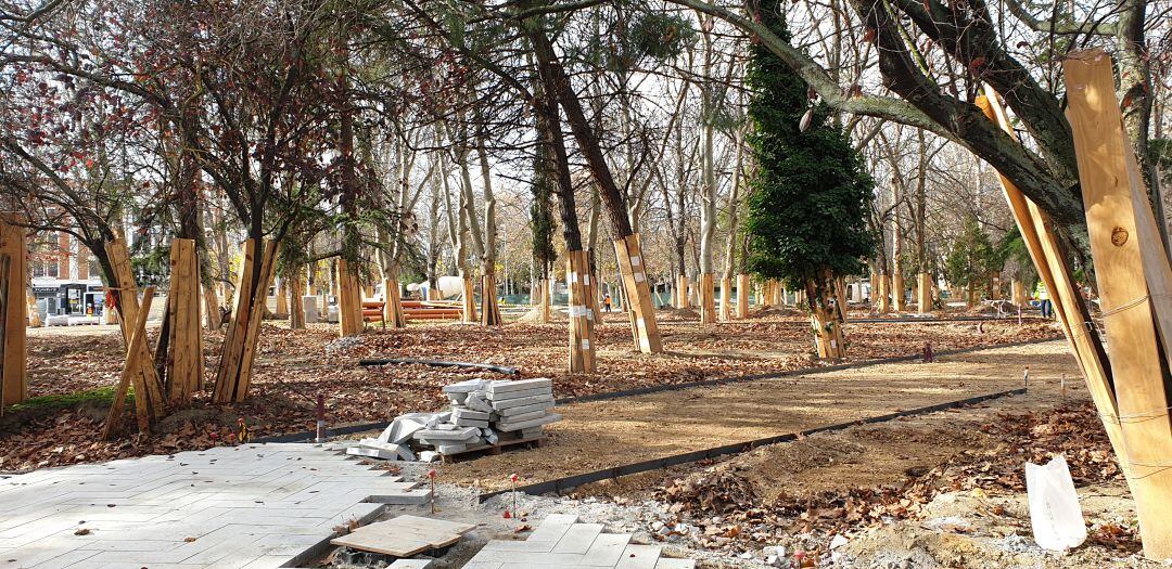 Las obras de Jardinillos obliga a reubicar a los taxistas