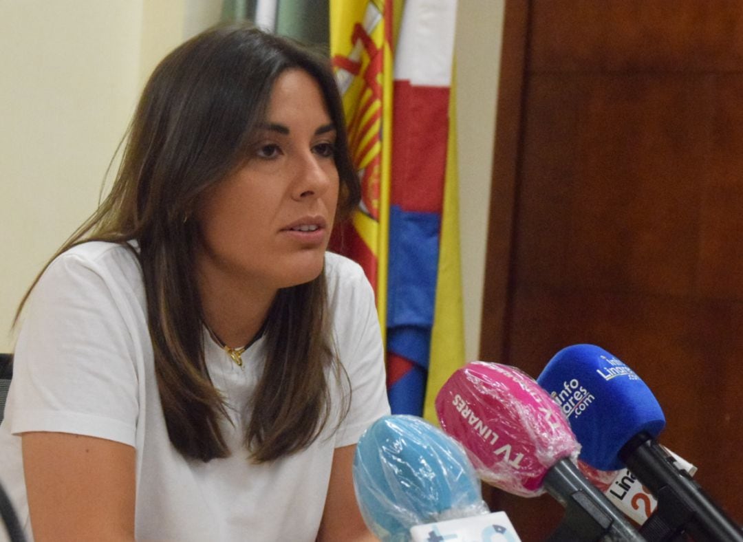 Noelia Justicia, concejal de Desarrollo Económico, en rueda de prensa.