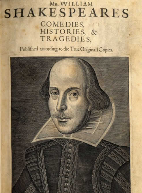 En la tumba figura un epitafio que advierte de que caerá una maldición sobre el que se atreva a moverla