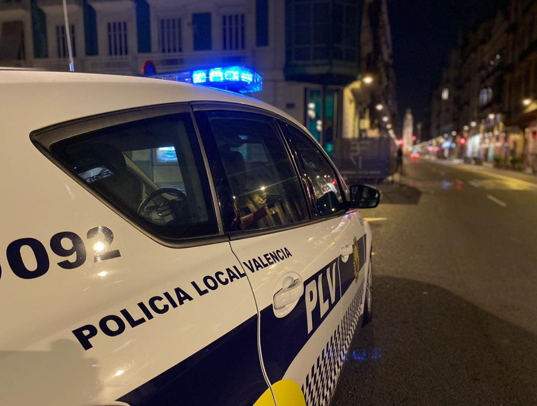Un coche de Policía Local de València