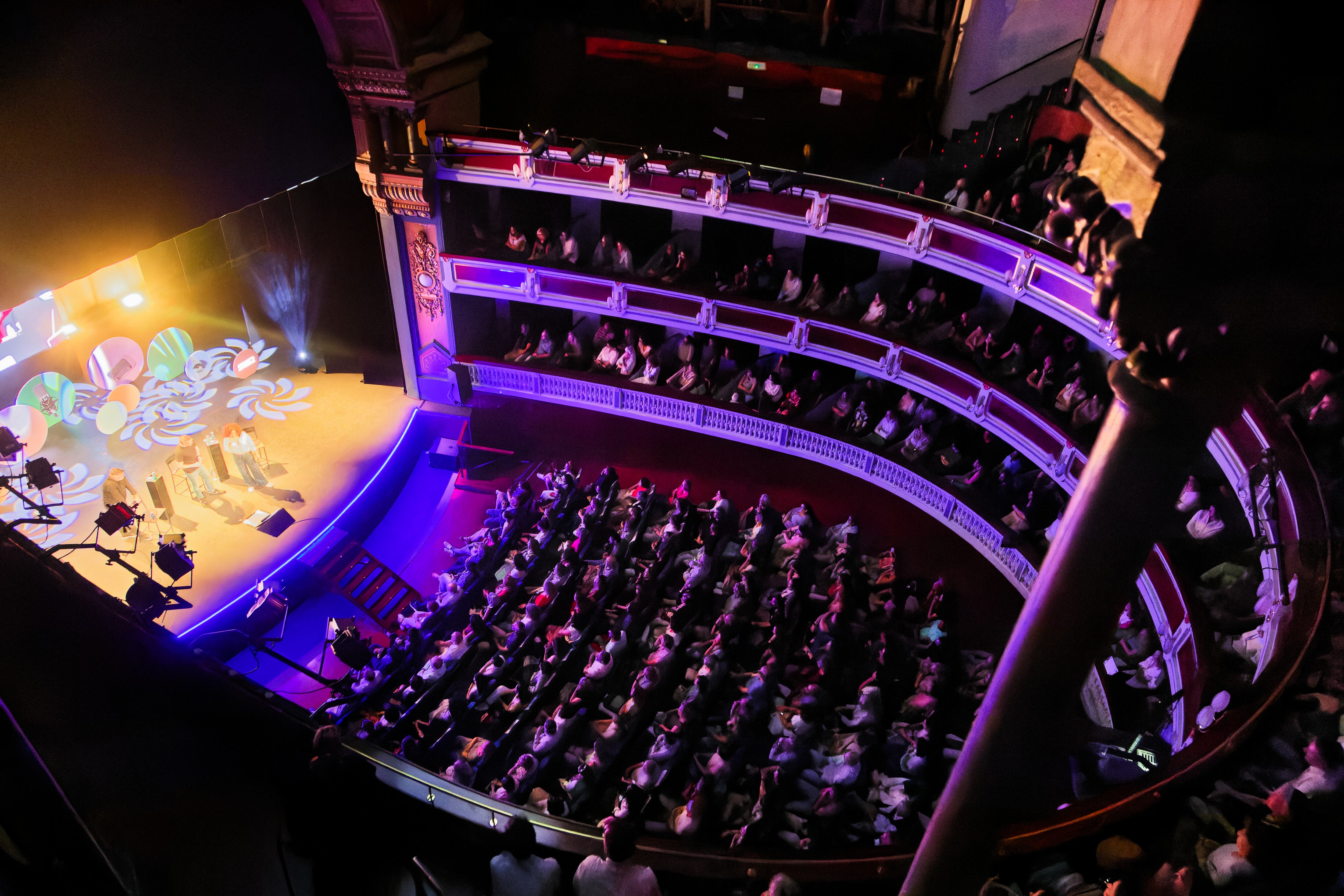 El Teatro Principal de Castellón se llenó hasta los topes para disfrutar de &#039;Humor en la SER&#039;