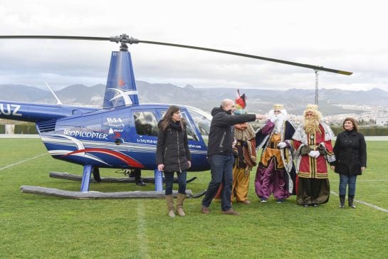 Los Reyes Magos llegaron en helicóptero a Armilla(Granada)