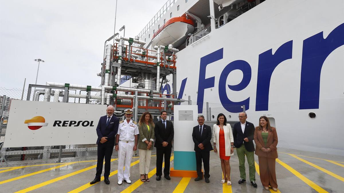 El Puerto de Santander ya suministra gas natural licuado a los buques, a través de la nueva terminal de Repsol
